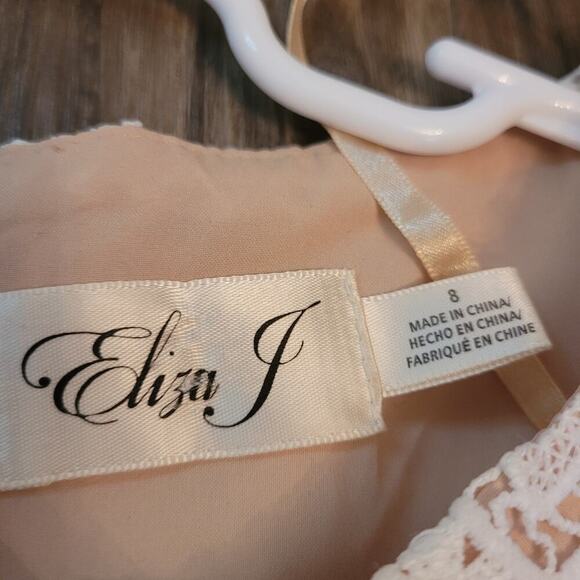 Eliza J Scalloped Lace Mini Dress Womens Size 8 White Tan Crochet Cocktail Party - Picture 3 of 8